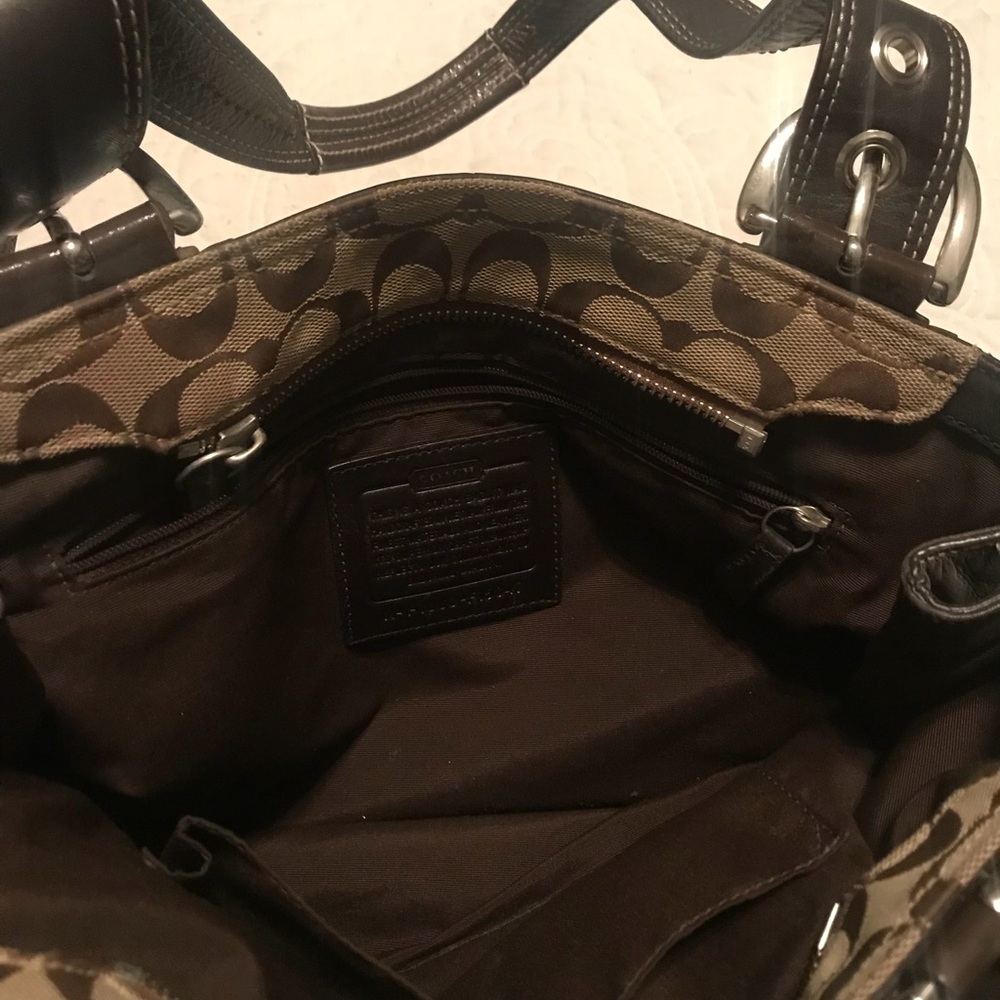 Coach purse - Picture 2 of 2